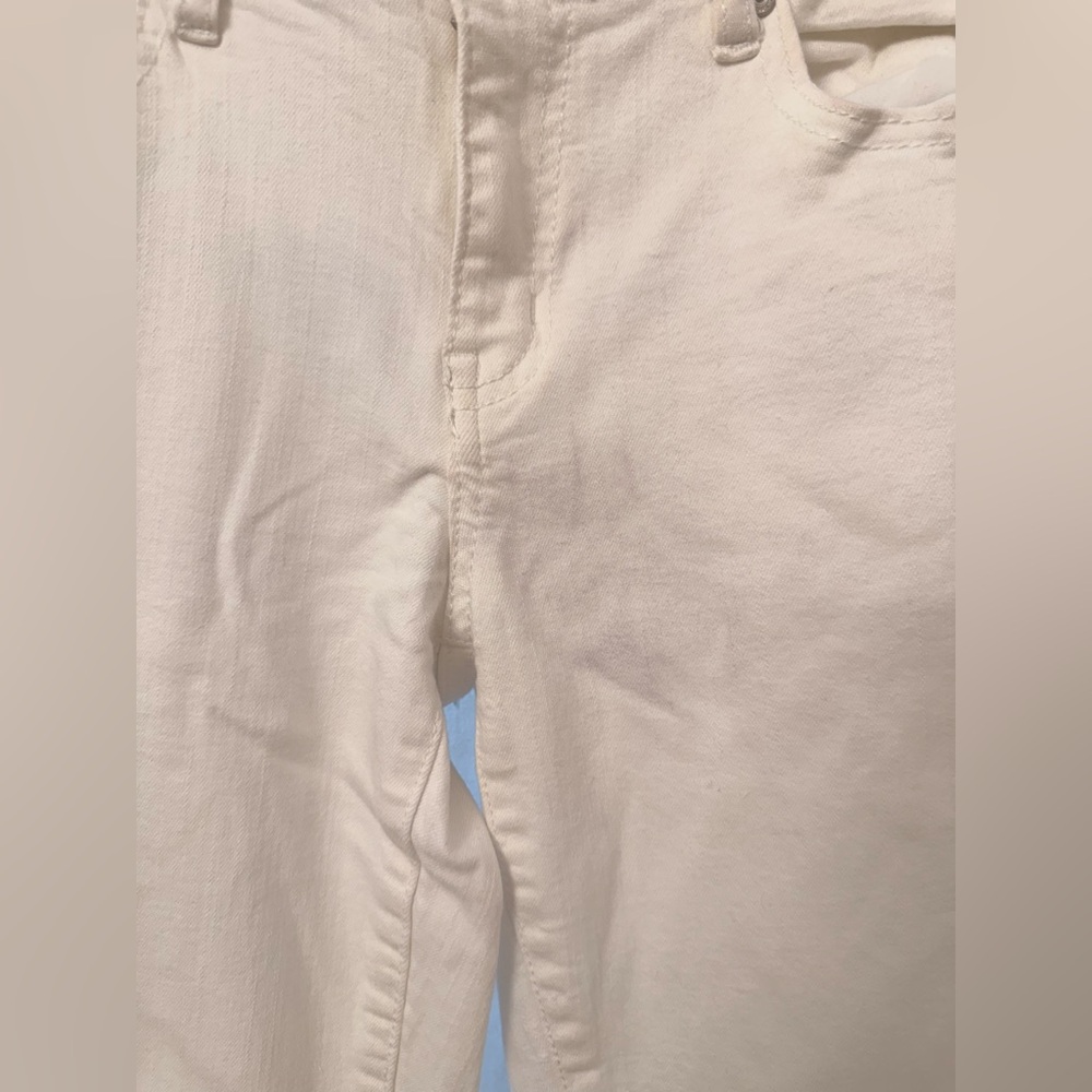 Elegant Cream Flare Jeans - Picture 2 of 7